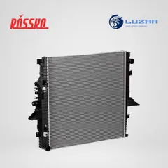 LRc 10159 Luzar Радиатор охл. для а/м Land Rover Discovery (04-)/Range Rover Sport I (05-) 4.0i/4.2i/4.4i