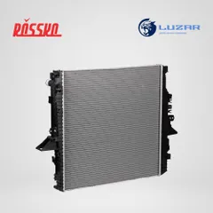 LRc 10159 Luzar Радиатор охл. для а/м Land Rover Discovery (04-)/Range Rover Sport I (05-) 4.0i/4.2i/4.4i